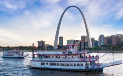 View of riverboat and Gateway Arch